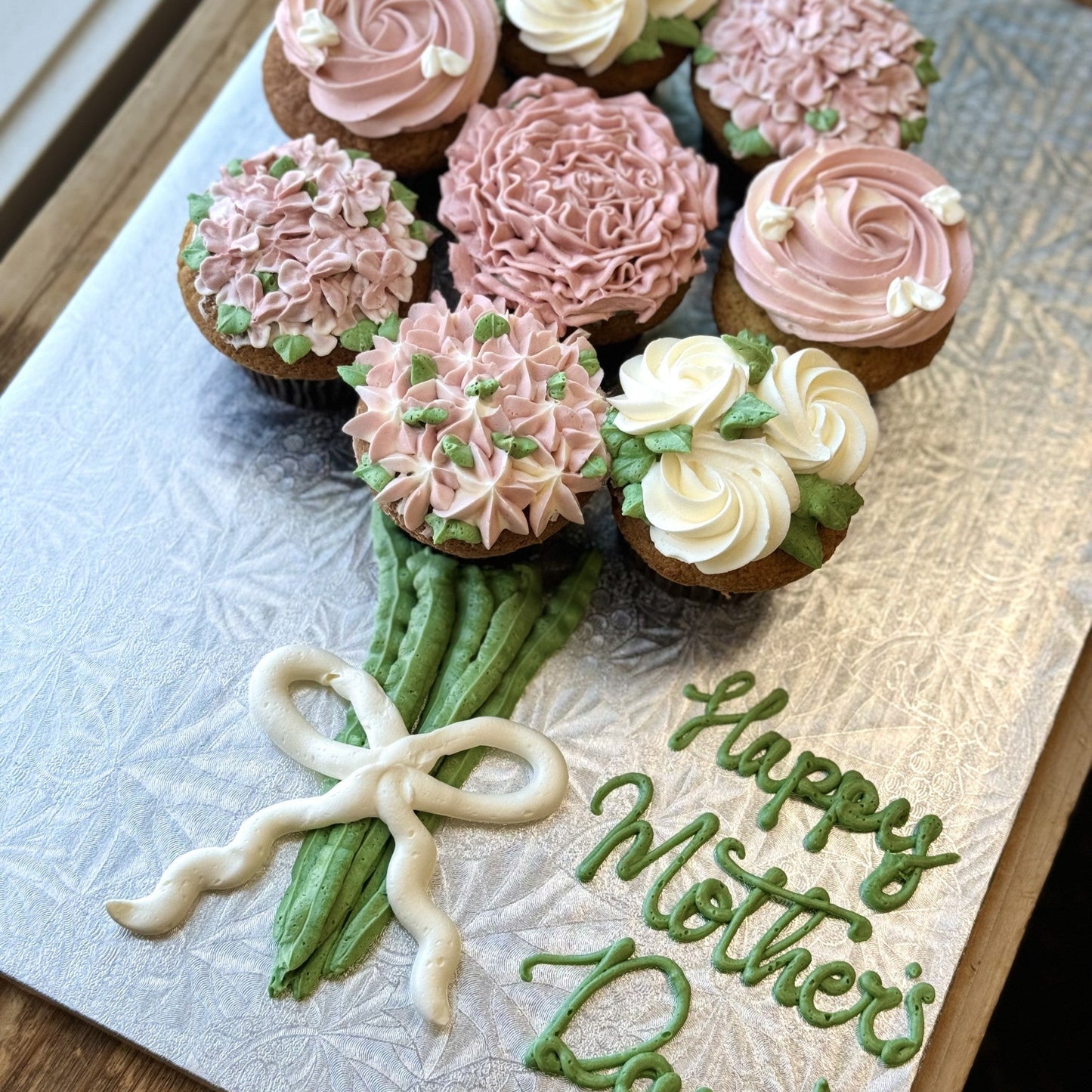 Mother's Day Bouquet Cupcake Set